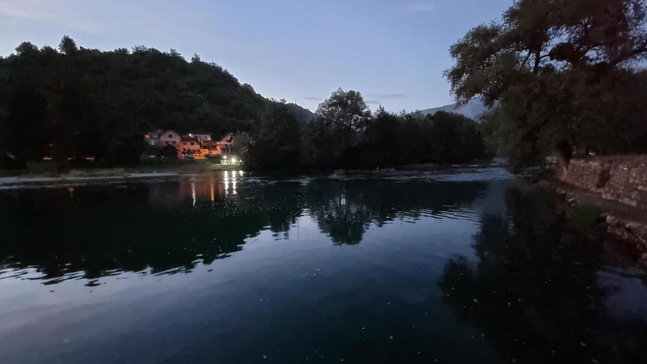 Holiday Home Sajra Kulen Vakuf Kültér fotó